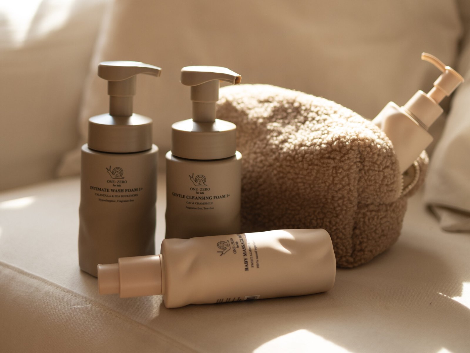 Attēlā redzami ONE:ZERO for Kids produkti. 